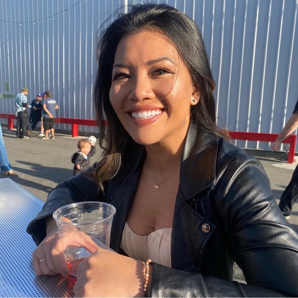 Meet your Posher, Alex - Picture 3 of 4